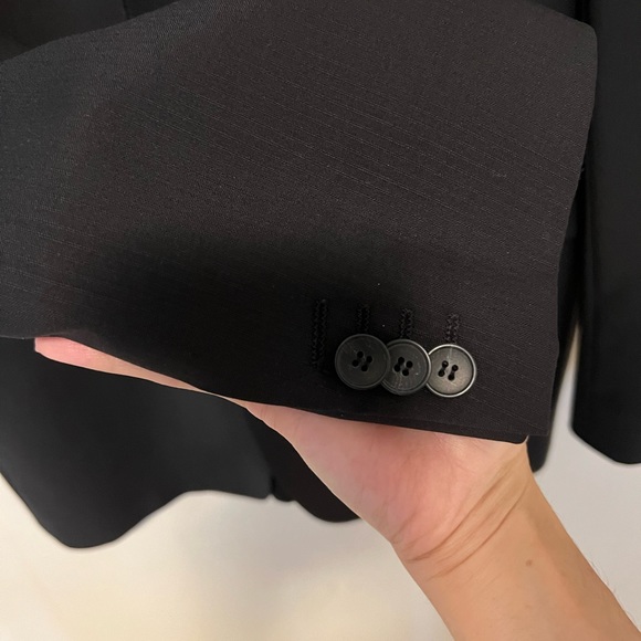 SOLD-Hugo Boss Suit - Picture 5 of 11